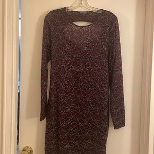 Long sleeve purple Express dress with open back and flower pattern